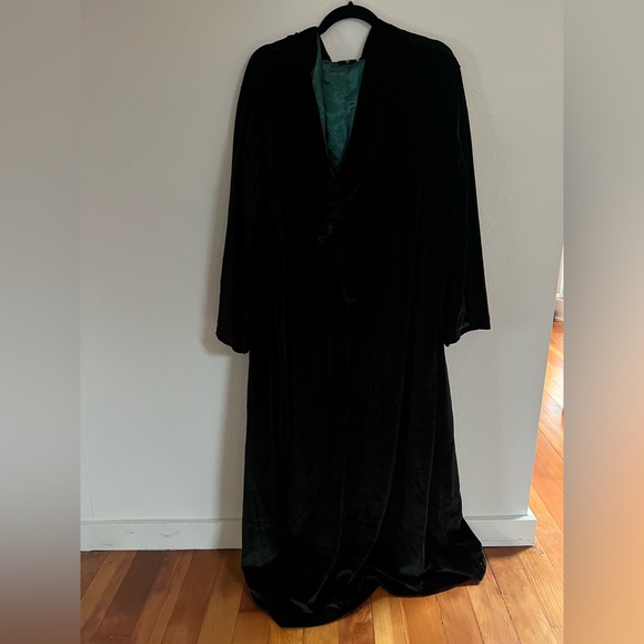 Official Wizarding World Harry Potter Slytherin Robe - Picture 3 of 7